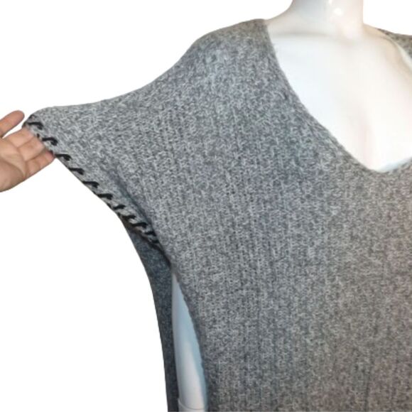 TOPSHOP Poncho/Cape/Vest, M/L, Gray, Fringe, Scoop neckline - Picture 4 of 11